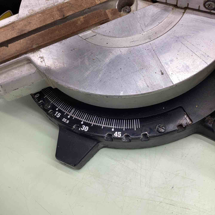 ★マキタ(makita) 卓上スライドマルノコ LS0612FL【越谷店】