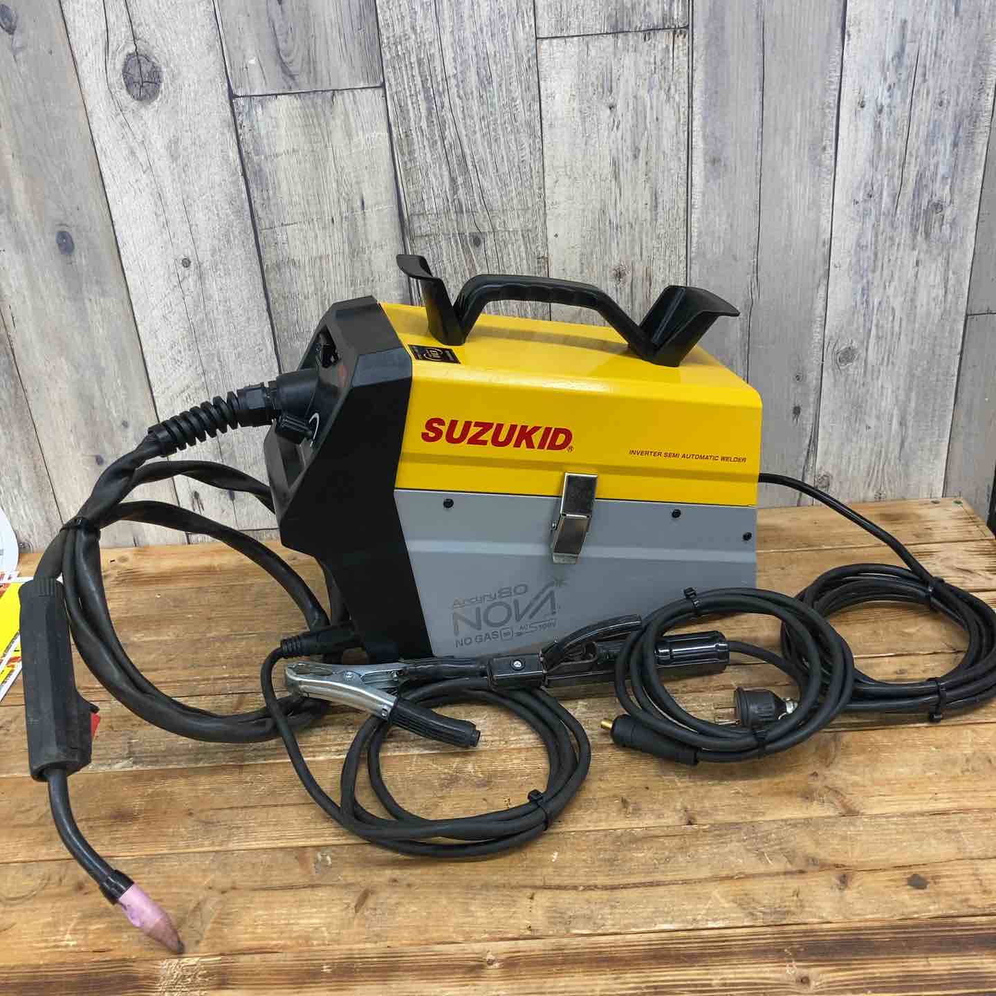 スズキッド　Arcury80Ⅱ　半自動溶接機　中古品　【ハンズクラフト宜野湾店】 ○スズキッド(SUZUKID) アーキュリー80 LUNAII 半自動溶接機 SAY-80L2