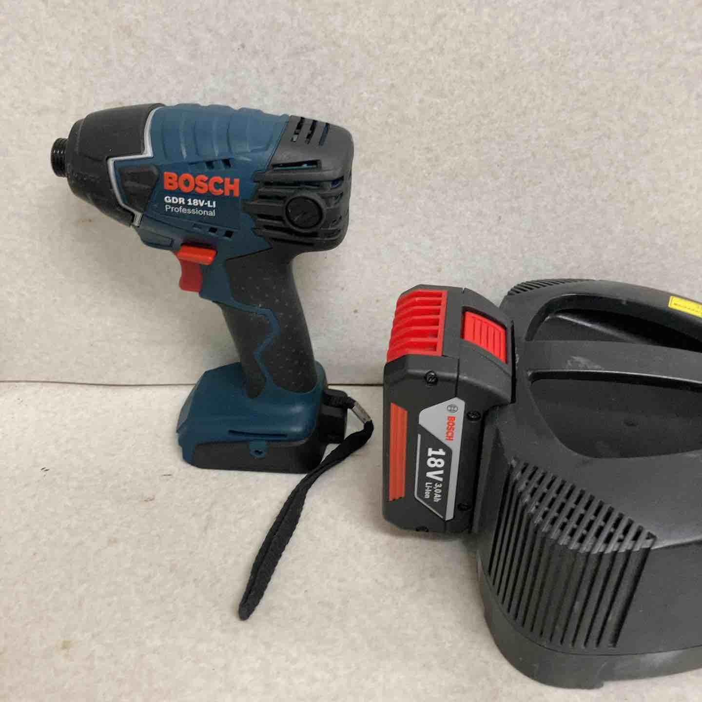 ◇ボッシュ(BOSCH) コードレスインパクトドライバ GDR18V-LI【町田店 