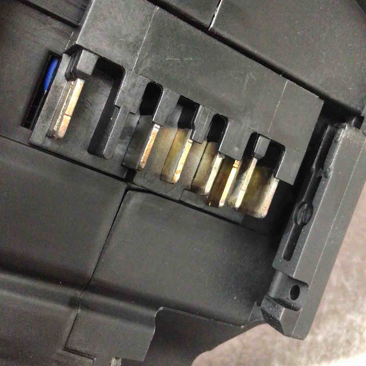 ★ハイコーキ(HIKOKI ※旧:日立工機) コードレスチップソーカッター CD3607DA(NN)【八潮店】