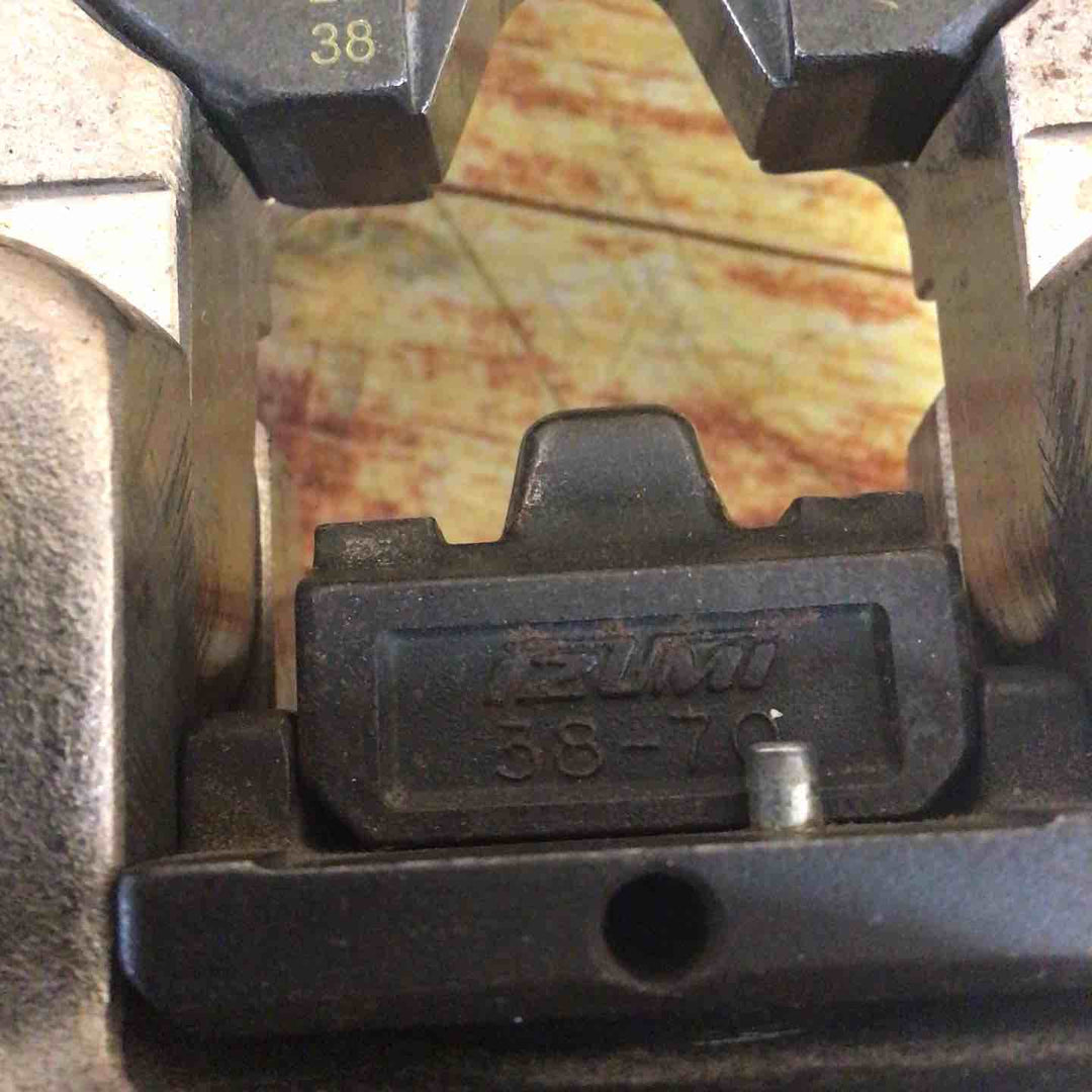 ◇泉精器(IZUMI) コードレス油圧式圧着工具 REC-200M2H【川崎店】