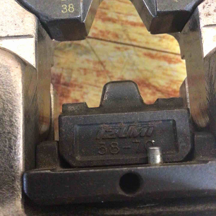 ◇泉精器(IZUMI) コードレス油圧式圧着工具 REC-200M2H【川崎店】