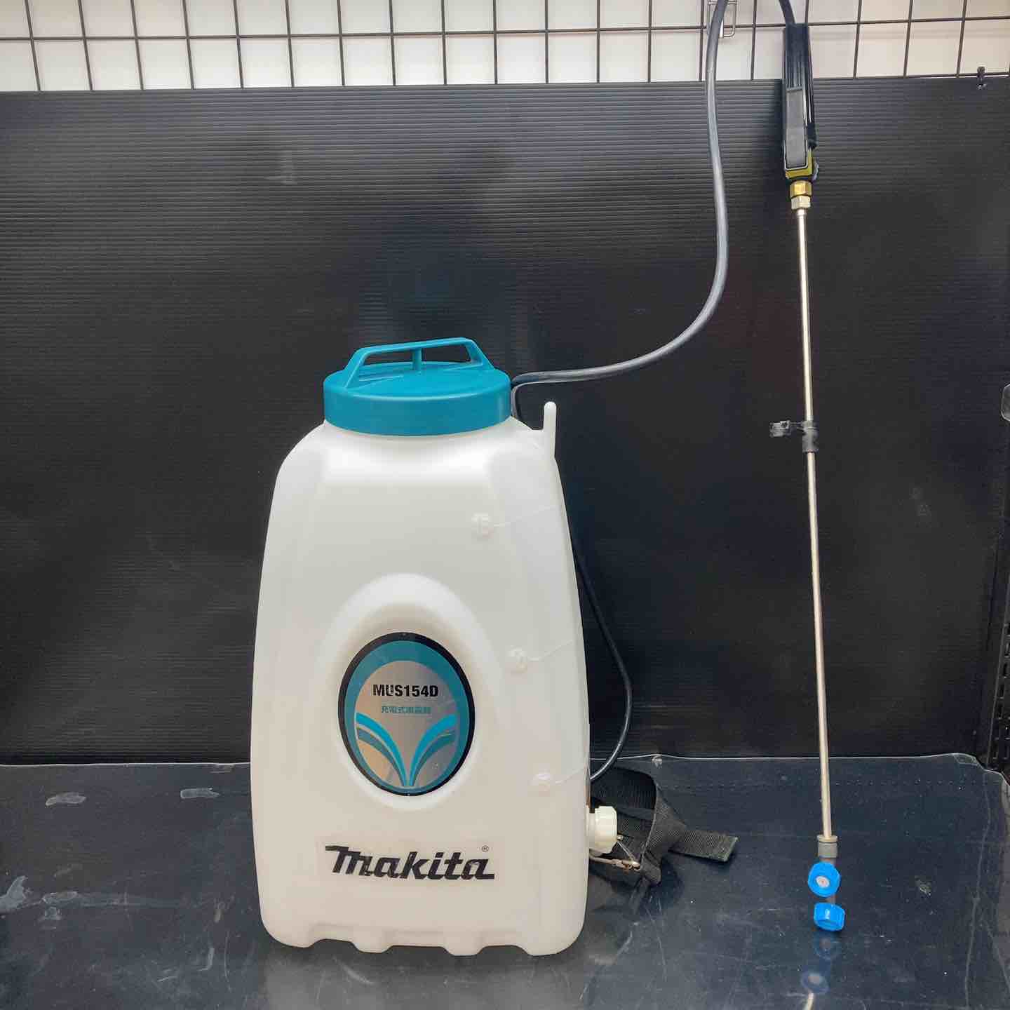 マキタ 充電式噴霧器 本体のみ 18V 15L MUS154DZ【川越店】 – アクト