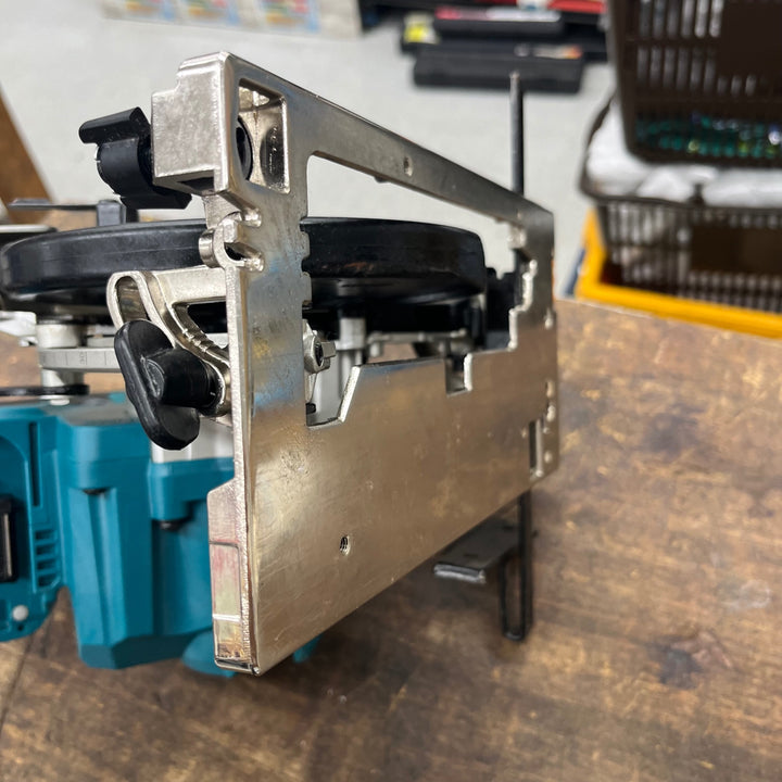 ★マキタ(makita) コードレス丸のこ HS631DZ 本体割れ有 【八潮店】