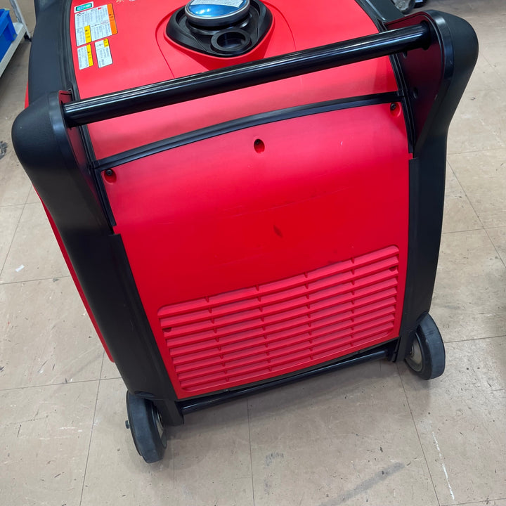 【店頭受取り限定】〇新ダイワ(shindaiwa) IEG5500M-Y インバータガソリンエンジン発電機 HOUR 72 バッテリー新品!! 【草加店】