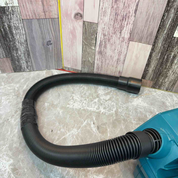 ☆マキタ(makita) コードレス掃除機(充電式クリーナー) CL121DZ【八潮店】