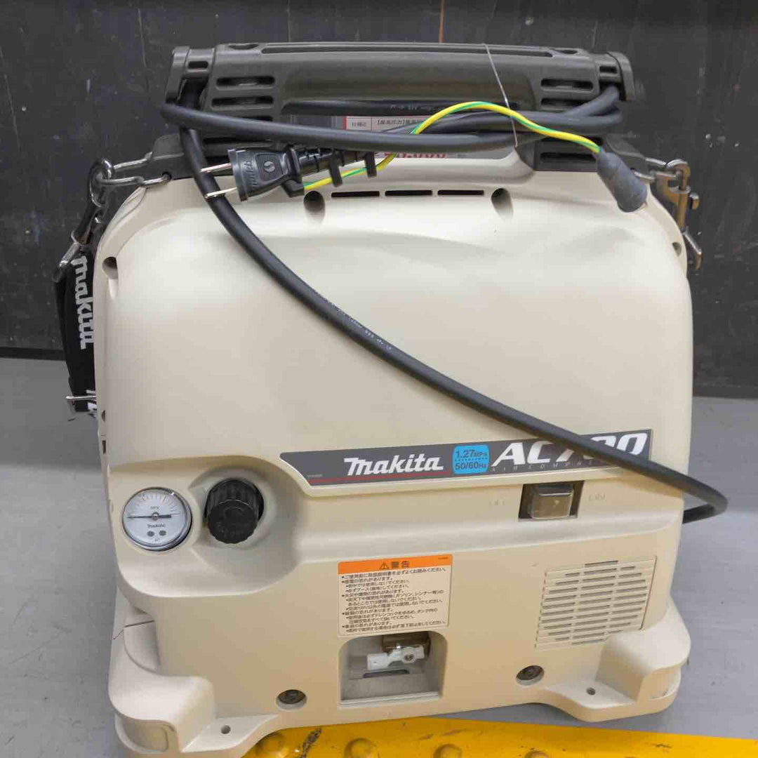 ★マキタ(makita) エアコンプレッサー AC700【戸田店】