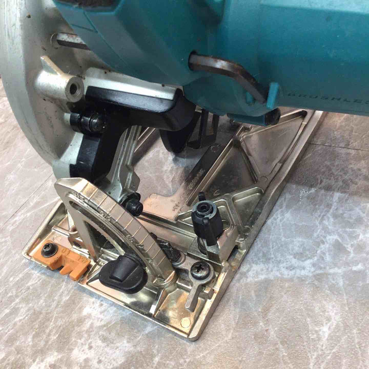 ★マキタ(makita) コードレス丸のこ HS631DZ【八潮店】