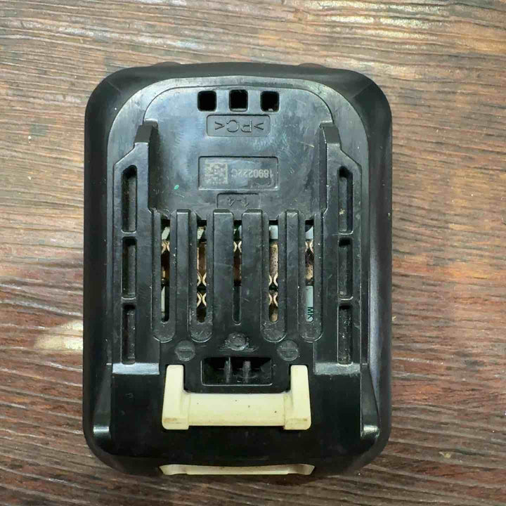 マキタ(makita) コードレスクリーナー CL107FDSHW※バッテリー中古品のみです【町田店】