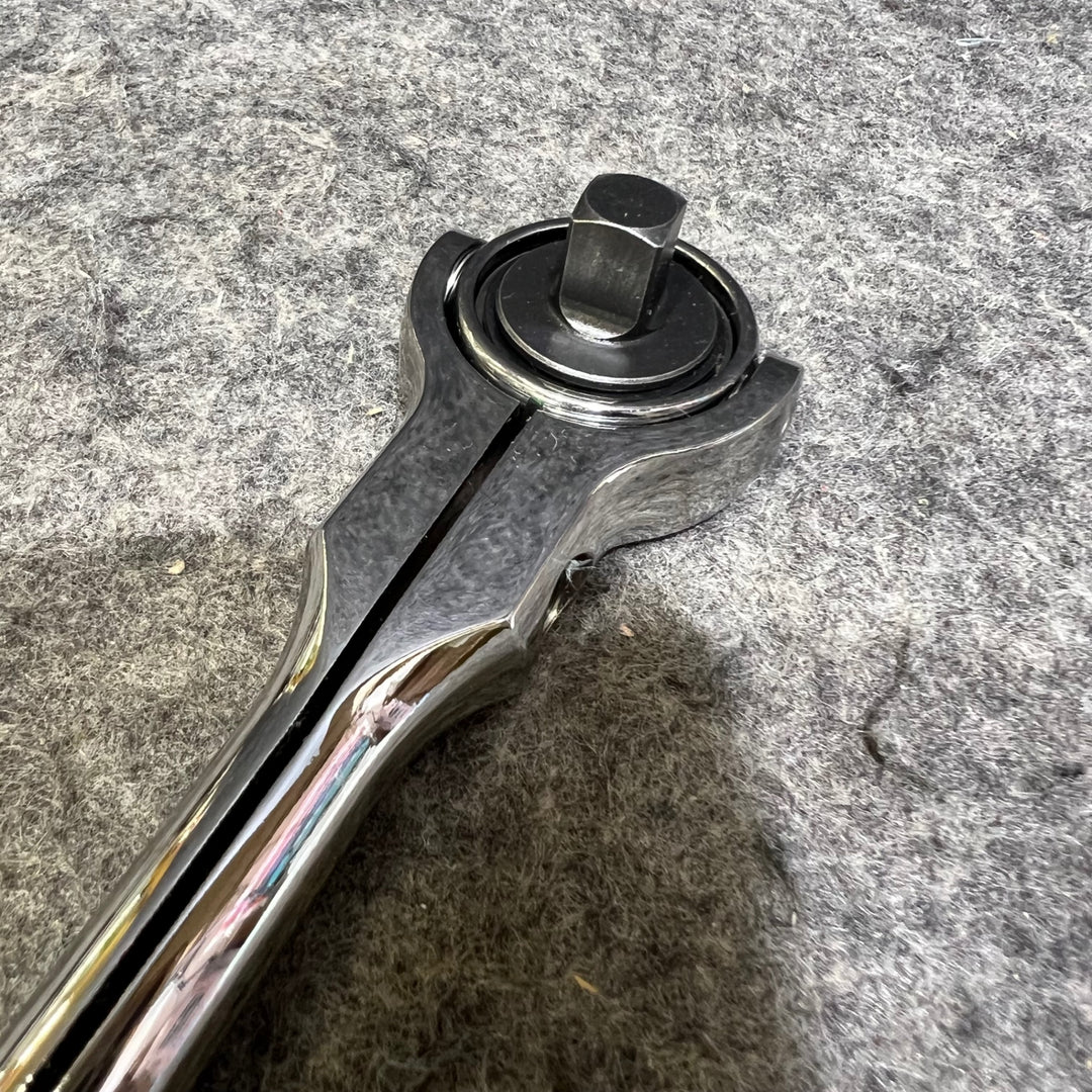 ▼スナップオン/Snap-on 3/8drスイべルヘッドラチェット 差込角:3/8 FHNFD100 旧グリップ パールホワイト【桶川店】