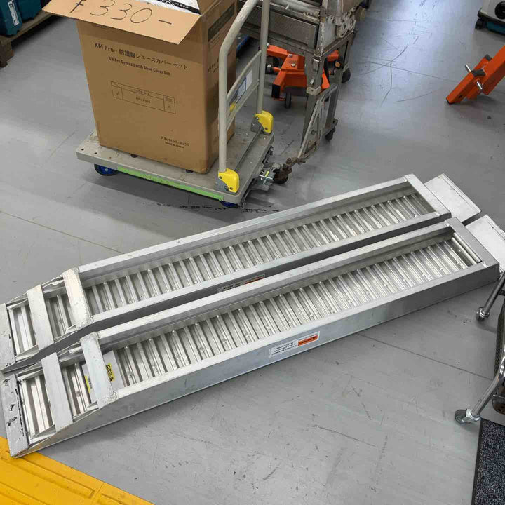 【店頭受取り限定】アルミラダーレール 2本組【戸田店】