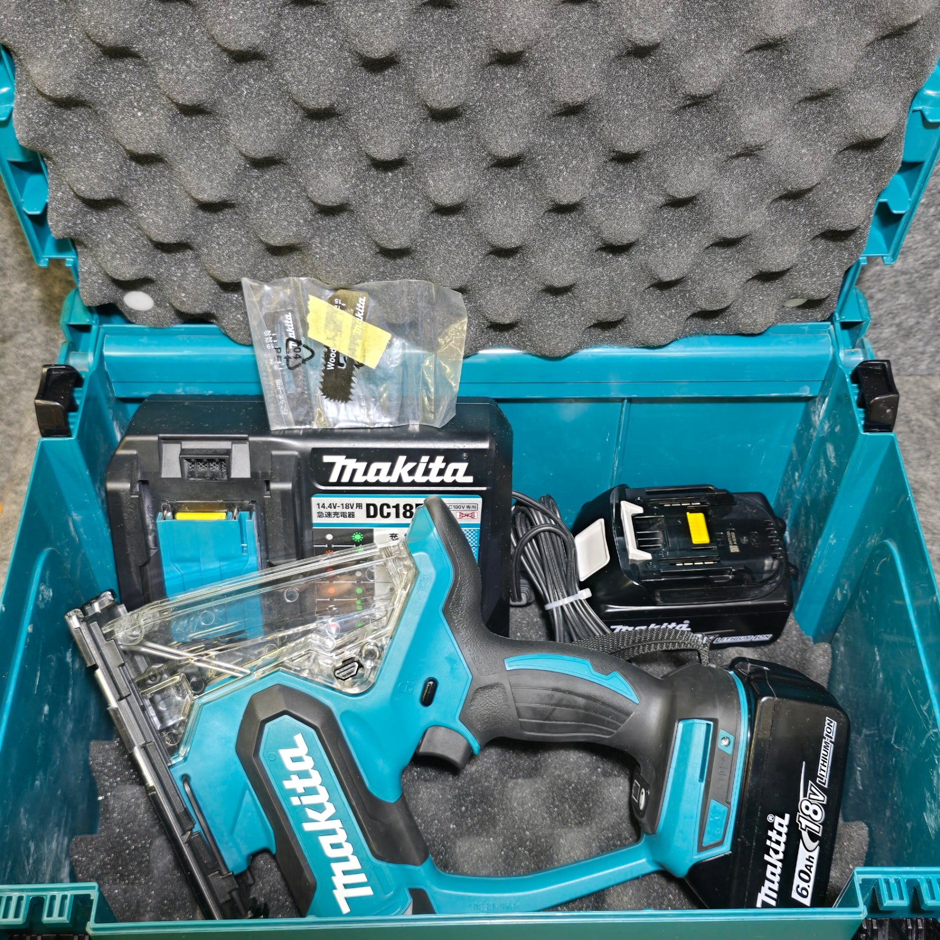592 充電式ボードカッタ makita マキタ SD180DRGX 18V 未使用展示品