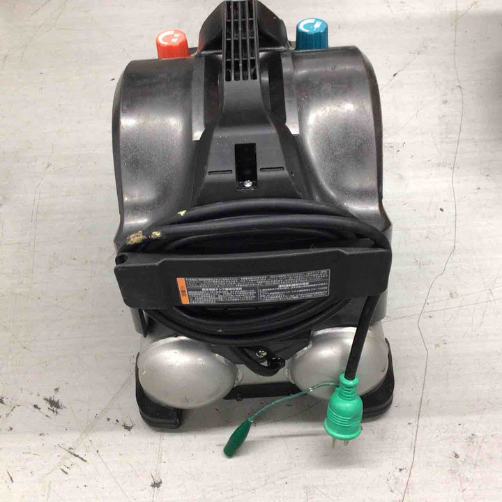 ★マキタ(makita) エアコンプレッサー AC462XS エア充填時間:約4分30秒、ビス2本欠品【戸田店】