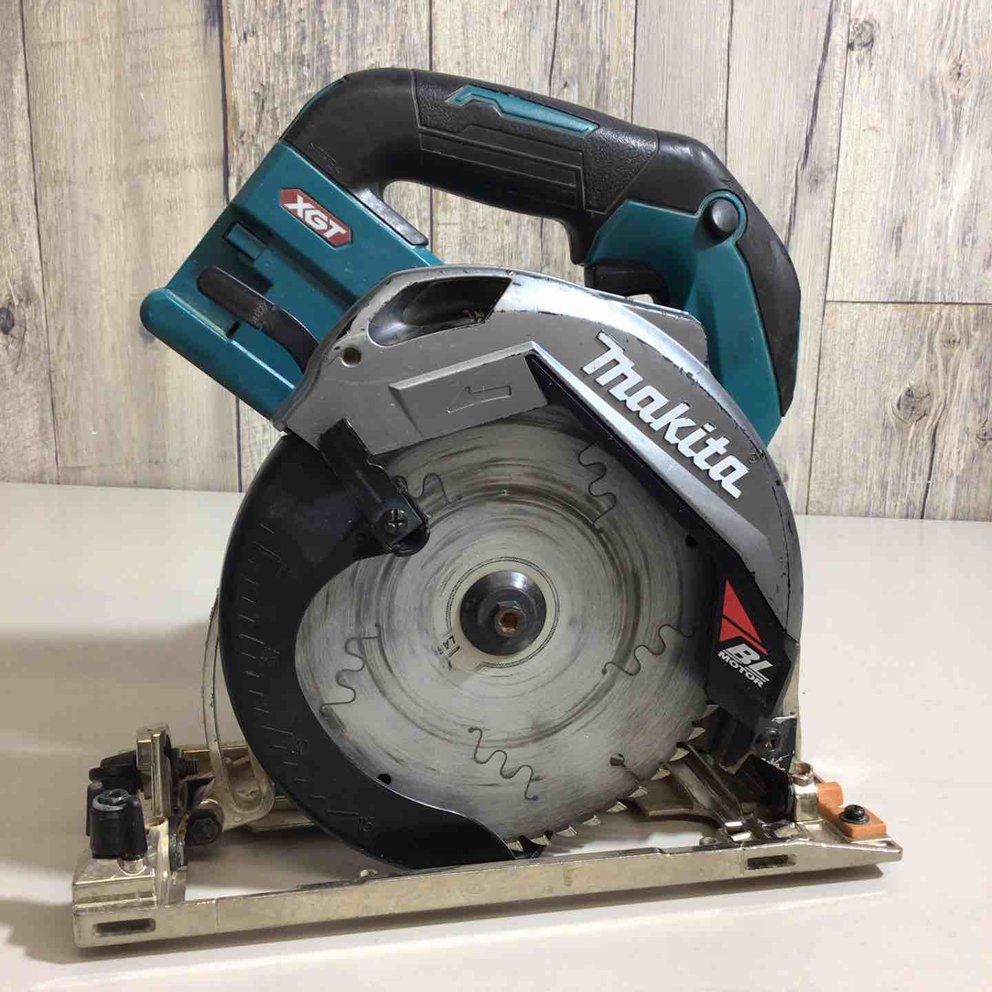 中古品】☆マキタ(makita) 40V コードレス丸のこ HS001GZ 本体のみ