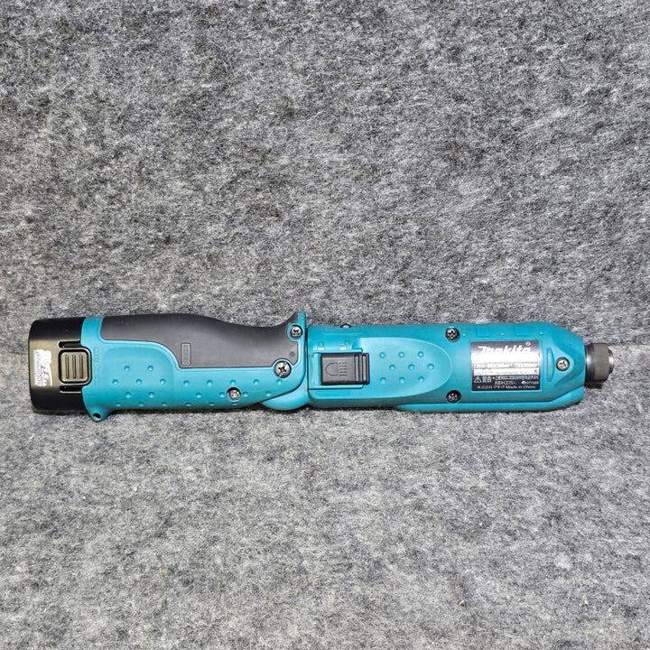 【中古品・ケース代替品】マキタ(makita)コードレスペンインパクトドライバ TD020DS【桶川店】