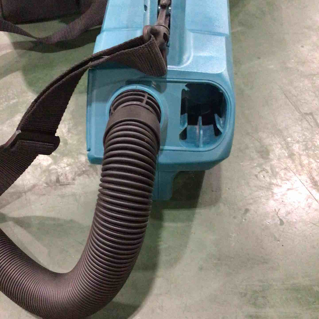 ◇マキタ(makita) コードレス掃除機(充電式クリーナー) CL121DSH【川口店】