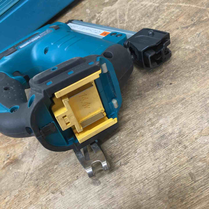 ◇マキタ(makita) コードレスタッカ ST120DZK【柏店】