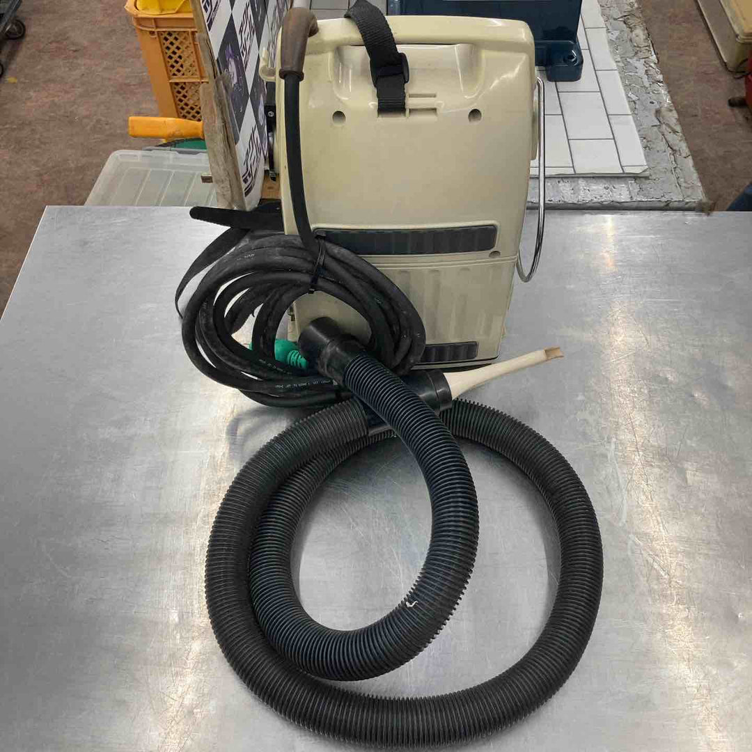 ☆マキタ(makita) 携帯用集じん機 421S(P) 421SP【所沢店】