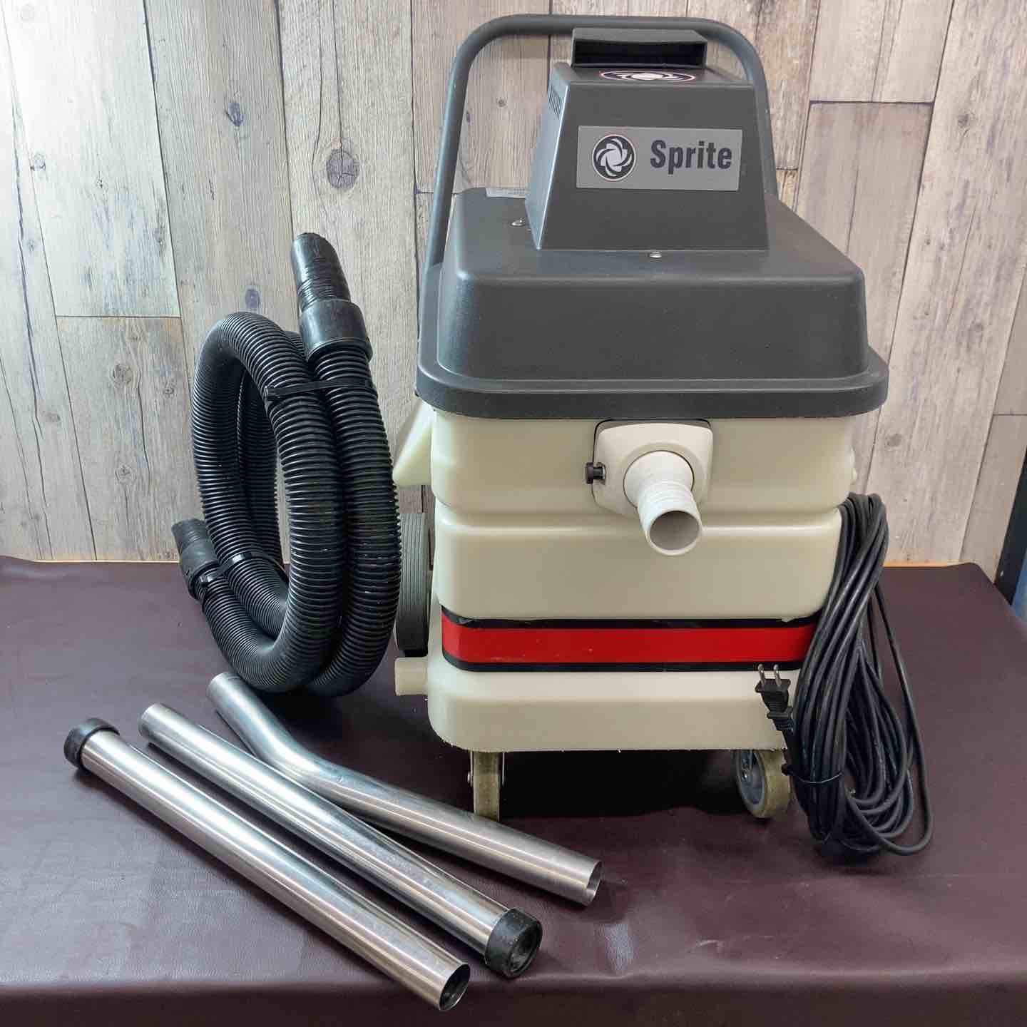 中古品】 Nilfisk(ニルフィスクアドバンス) ウェットバキューム