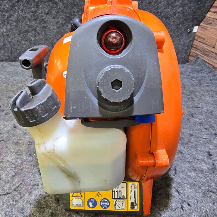 【中古品・発送可!】ハスクバーナ・ゼノア(Husqvarna) エンジンブロワ 125B ノズル付き!【桶川店】