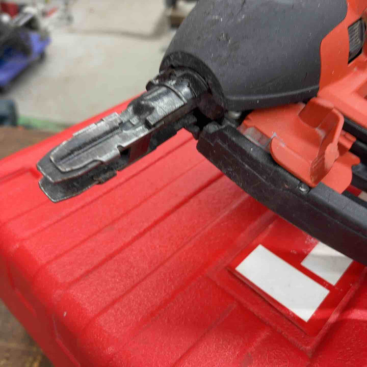 ◇ヒルティ(HILTI) ガス式鋲打機 GX100【八潮店】