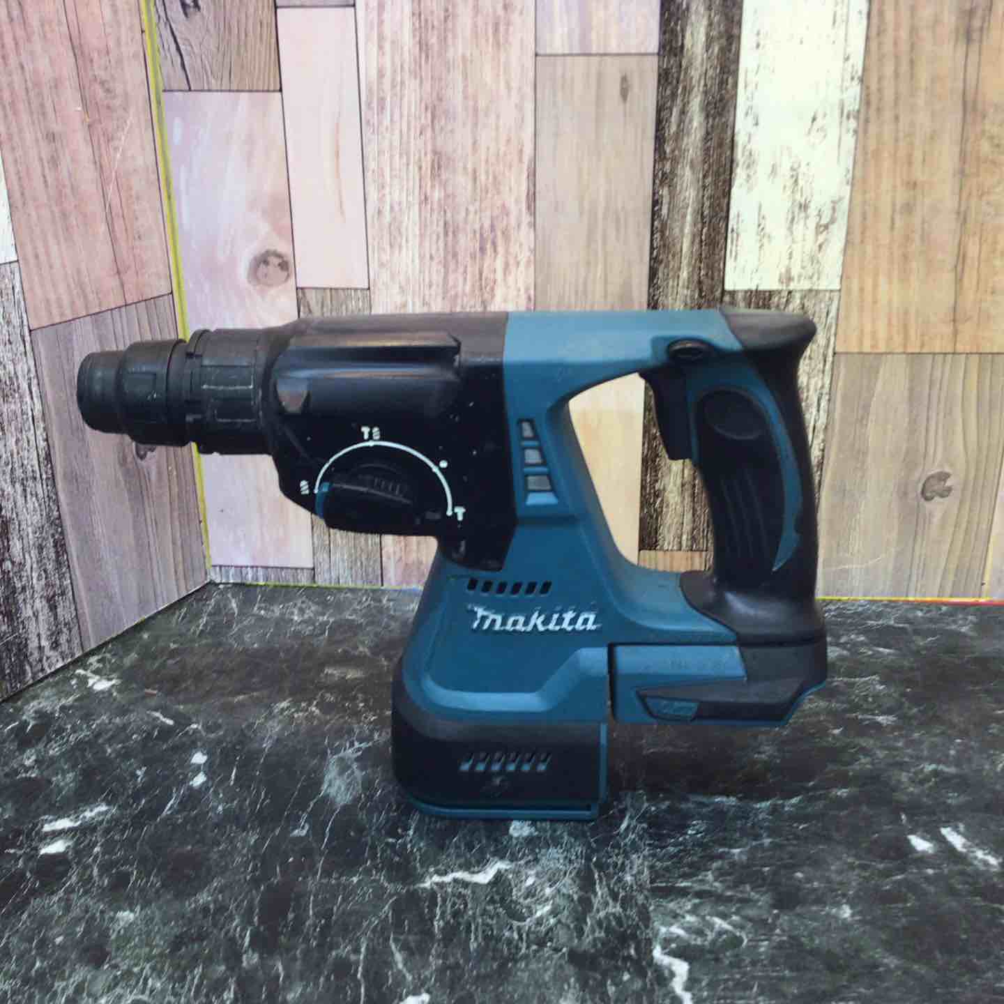 ☆マキタ(makita) コードレスハンマドリル HR244DZ【八潮店】 ☆マキタ(makita) コードレスハンマドリル HR244DZ【八潮店】 – アクト