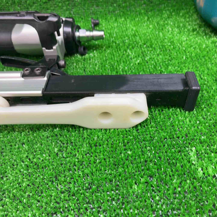 ◇マキタ(makita) 常圧エアタッカ 10mm AT1025AK【藤沢店】