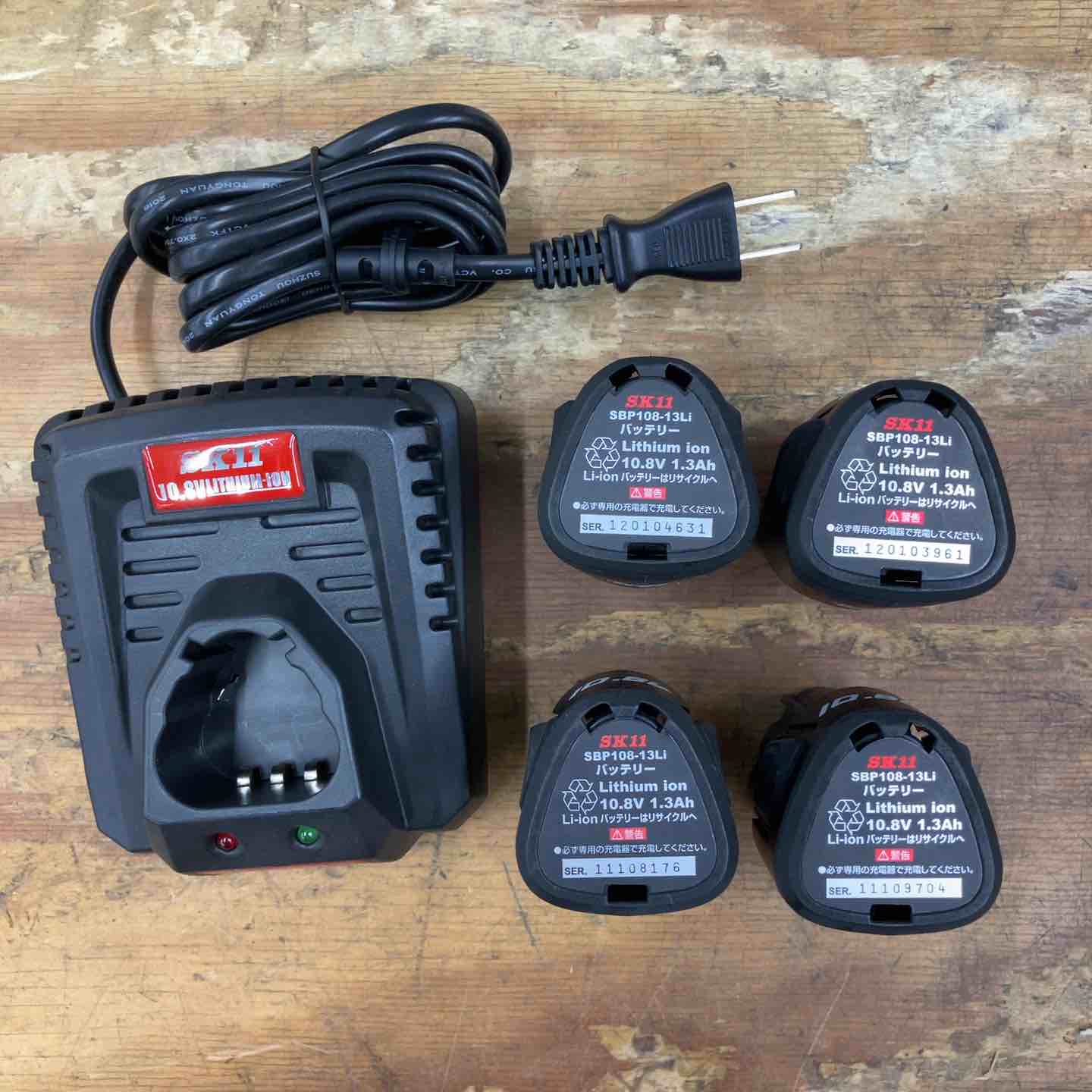 中古品】SK11 10.8Vバッテリー SBP108-13Li 充電器 SCH108V
