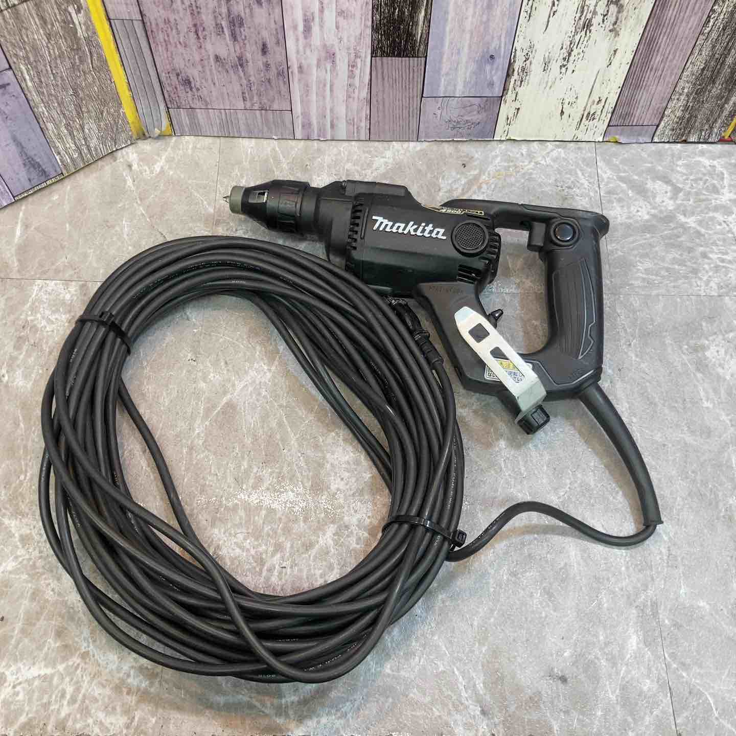 ◇マキタ(makita) ボード用スクリュードライバ FS4100【八潮店】 ◇マキタ(makita) ボード用スクリュードライバ FS4100【八潮店