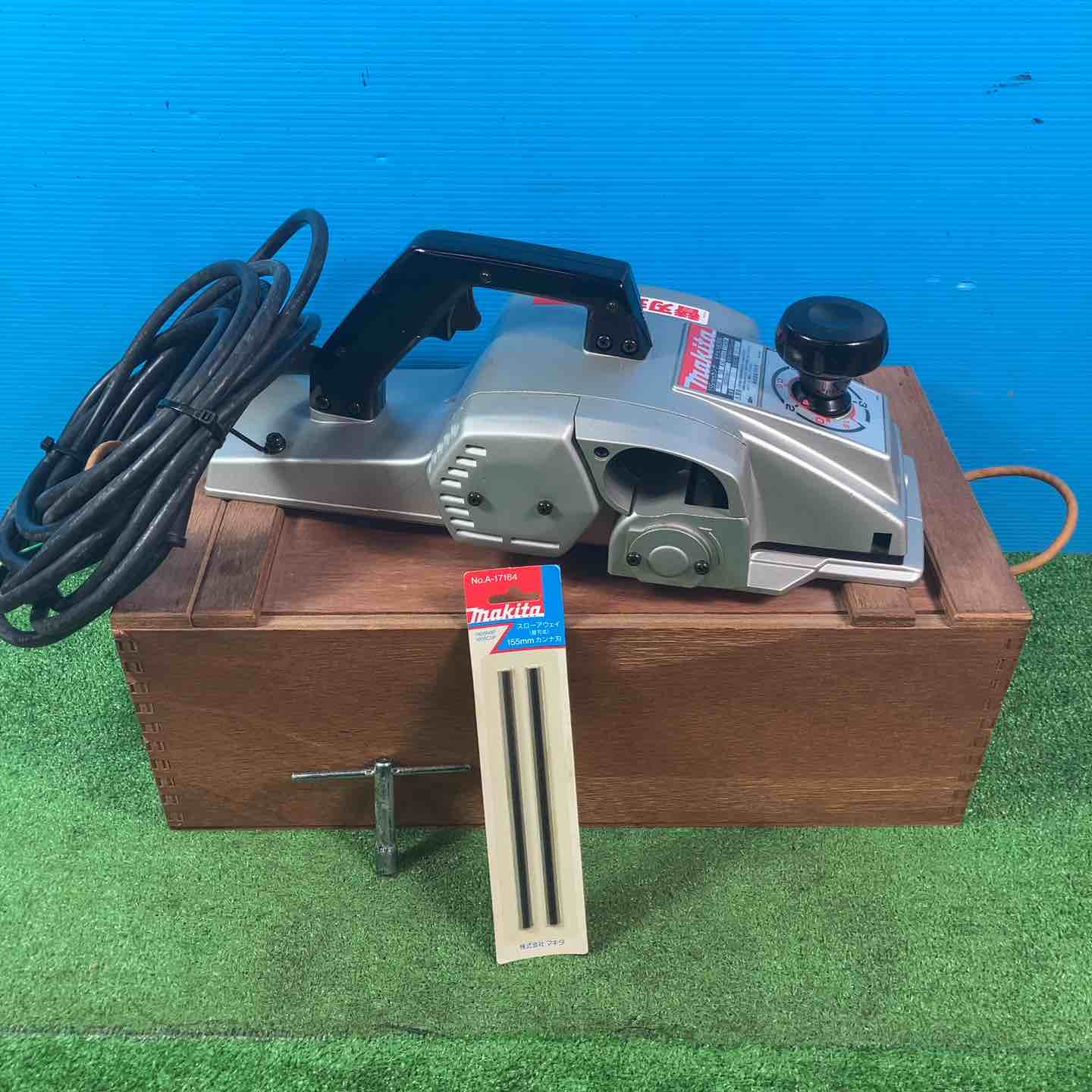 マキタ 電気カンナ 1805N ◇マキタ(makita) 電気カンナ 1805N【岩槻店】 – アクトツール
