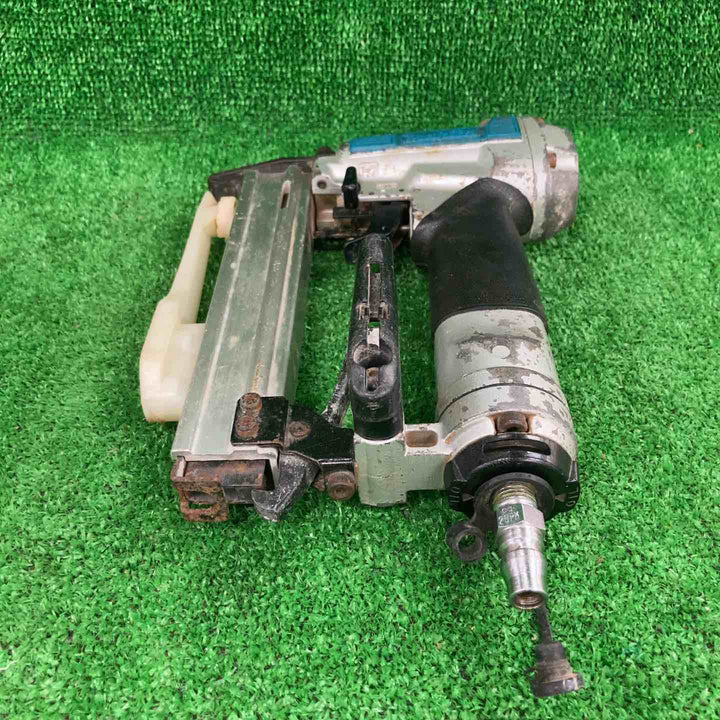 ◇マキタ(makita) 常圧エアタッカ 10mm AT1025AK【川崎店】