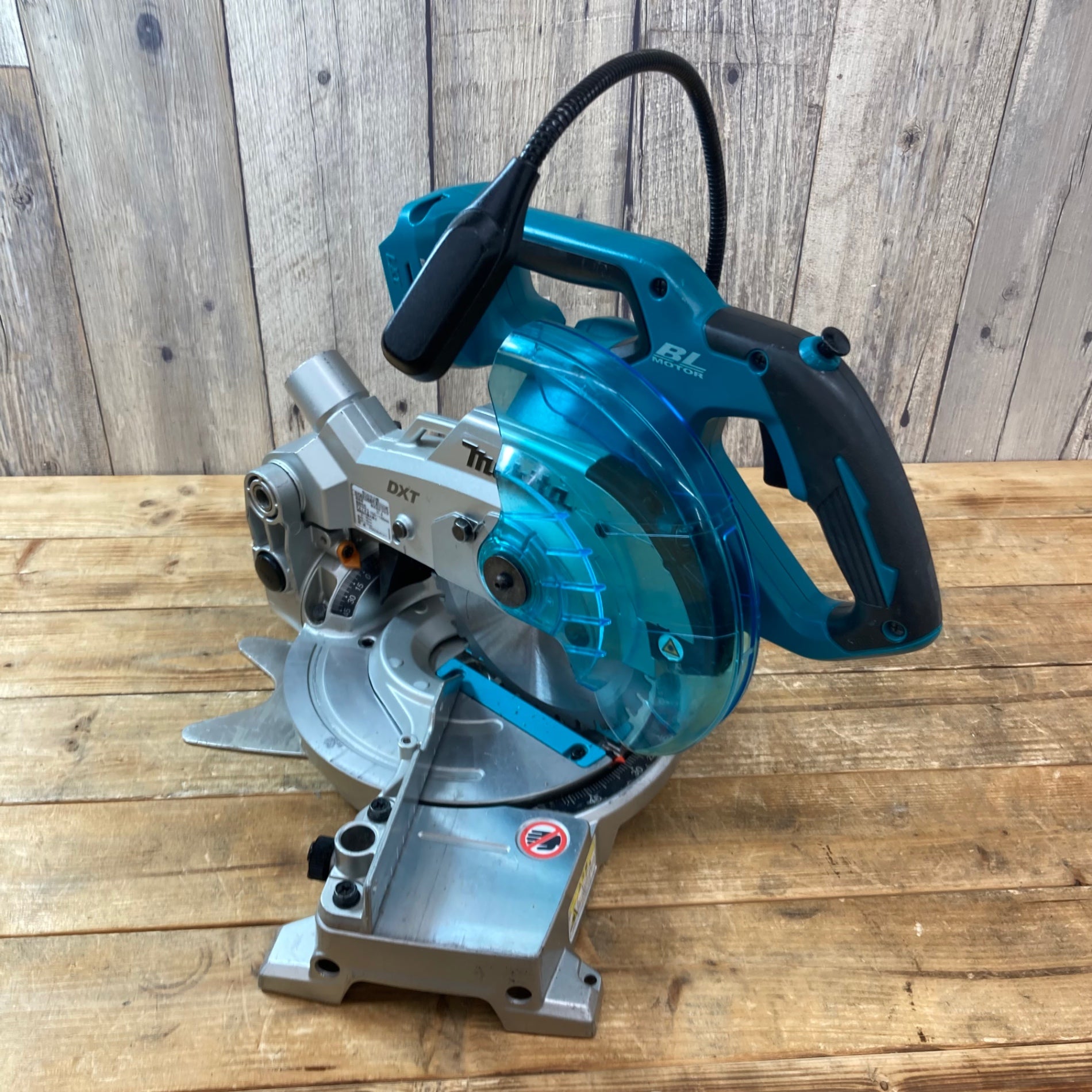 中古品】☆マキタ(makita) コードレス卓上マルノコ LS600DZ