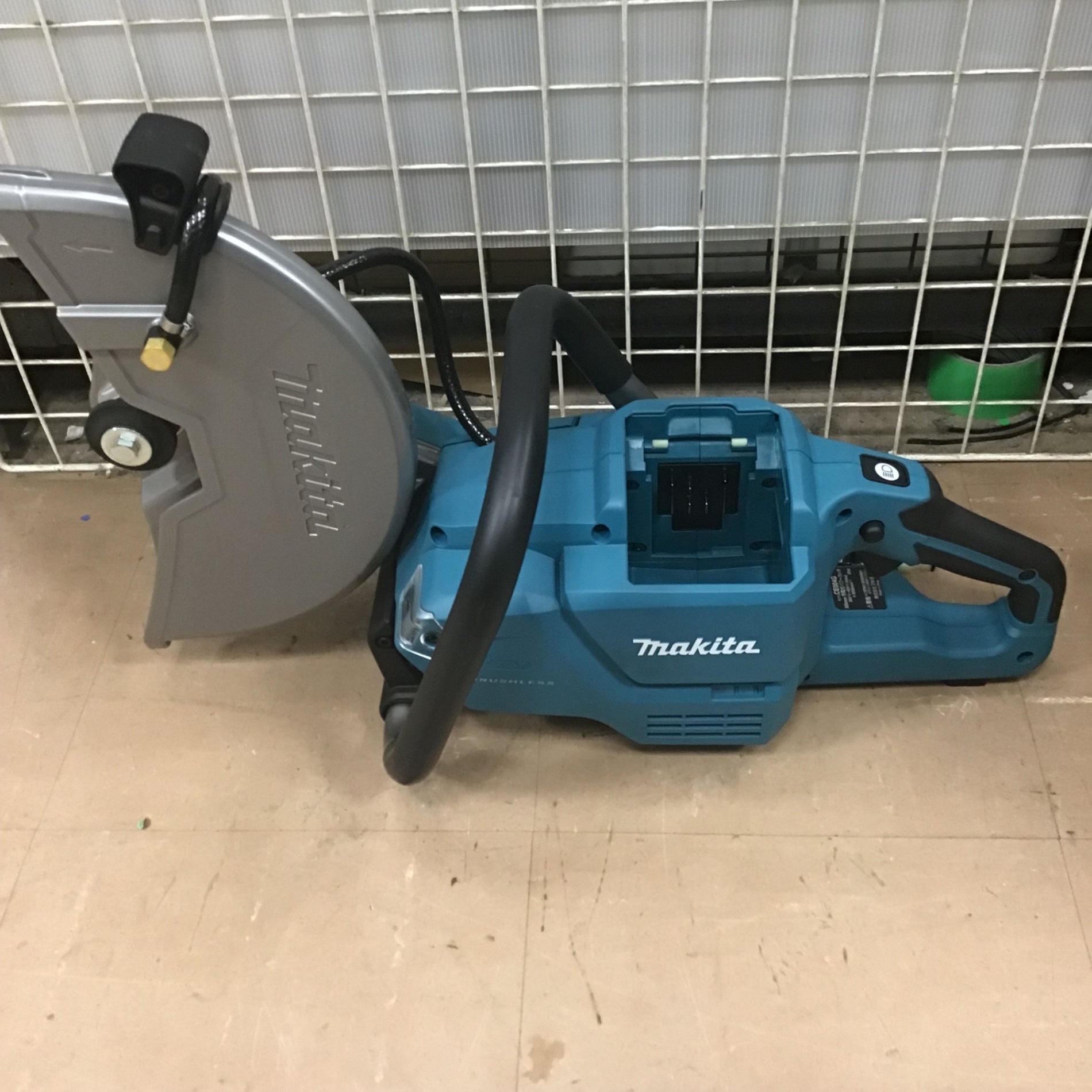 ☆マキタ(makita) コードレスパワーカッター CE004GZ【草加店