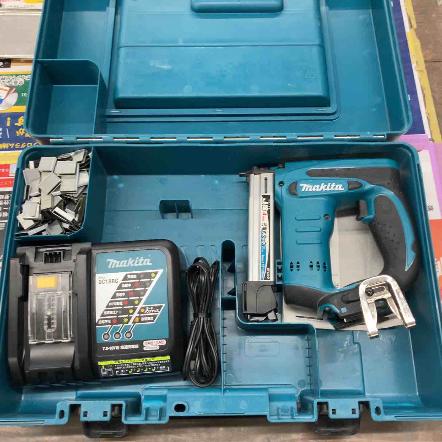 ☆マキタ(makita) コードレスタッカ ST420DZK【戸田店】 – アクト 