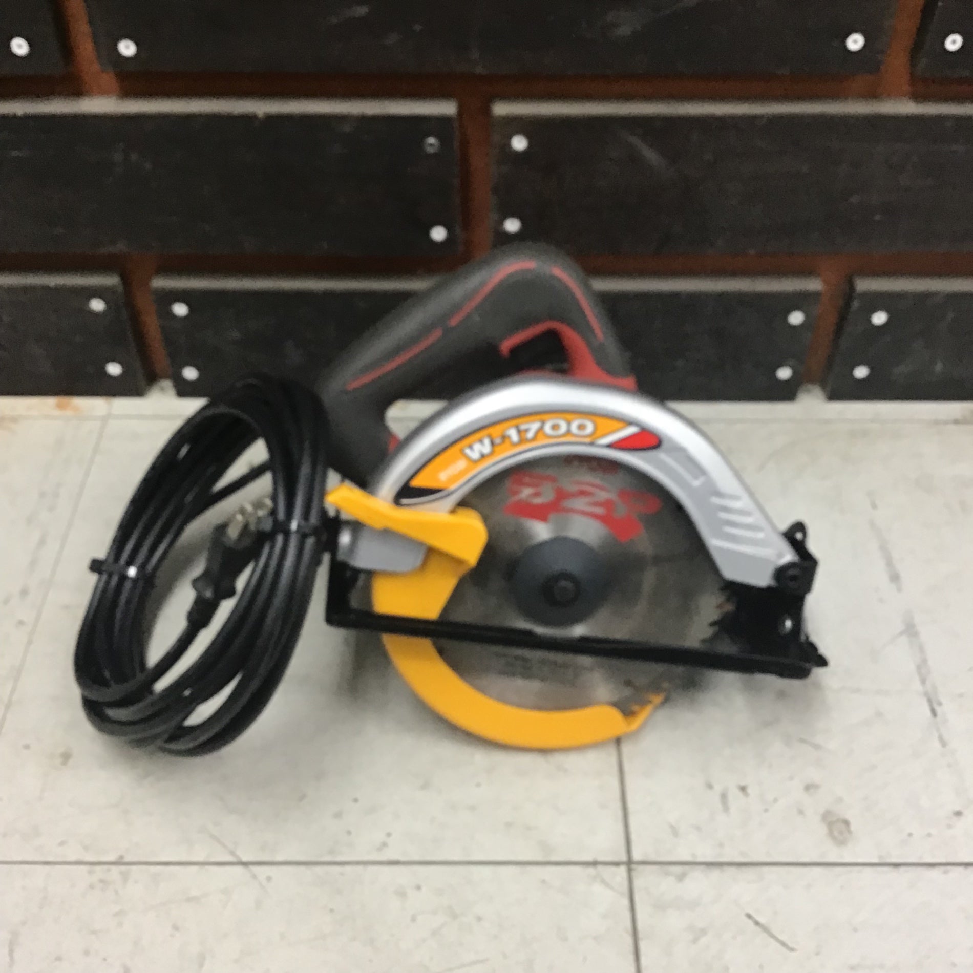 現状品】 リョービ/RYOBI 165mm丸ノコ W-1700D 【鴻巣店】 – アクト 