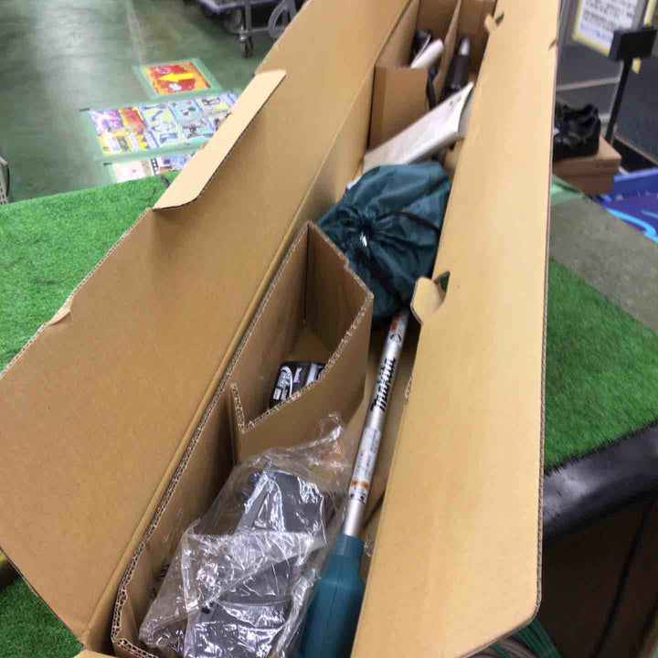 〇マキタ(makita) 充電式草刈機 Uハンドル 14.4V バッテリ・充電器付 MUR142UDRF【桶川店】