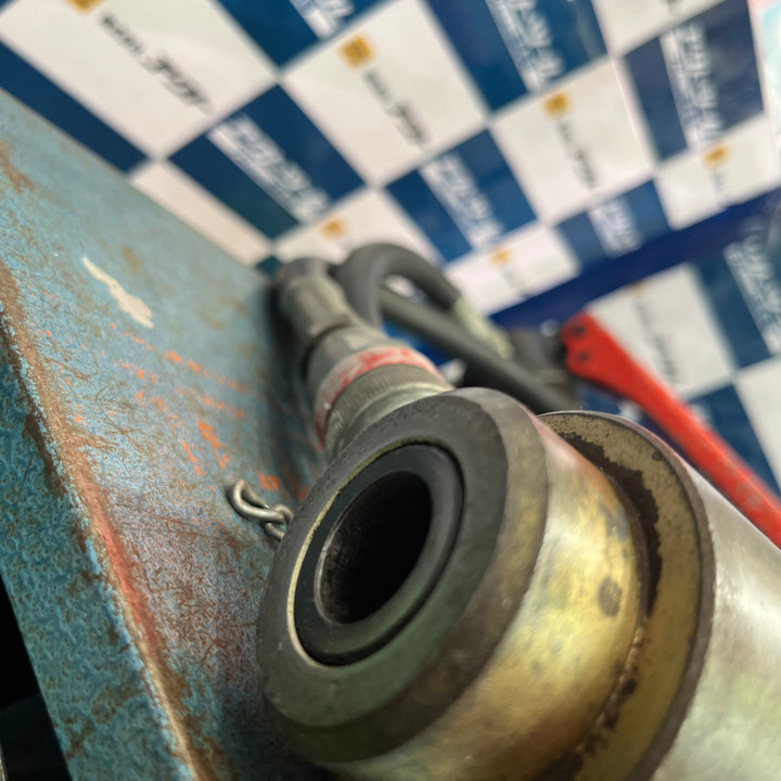 〇泉精器(IZUMI) 手動油圧式ポンプ HP-180N コマ付 B54 B42 B36 B28 【草加店】