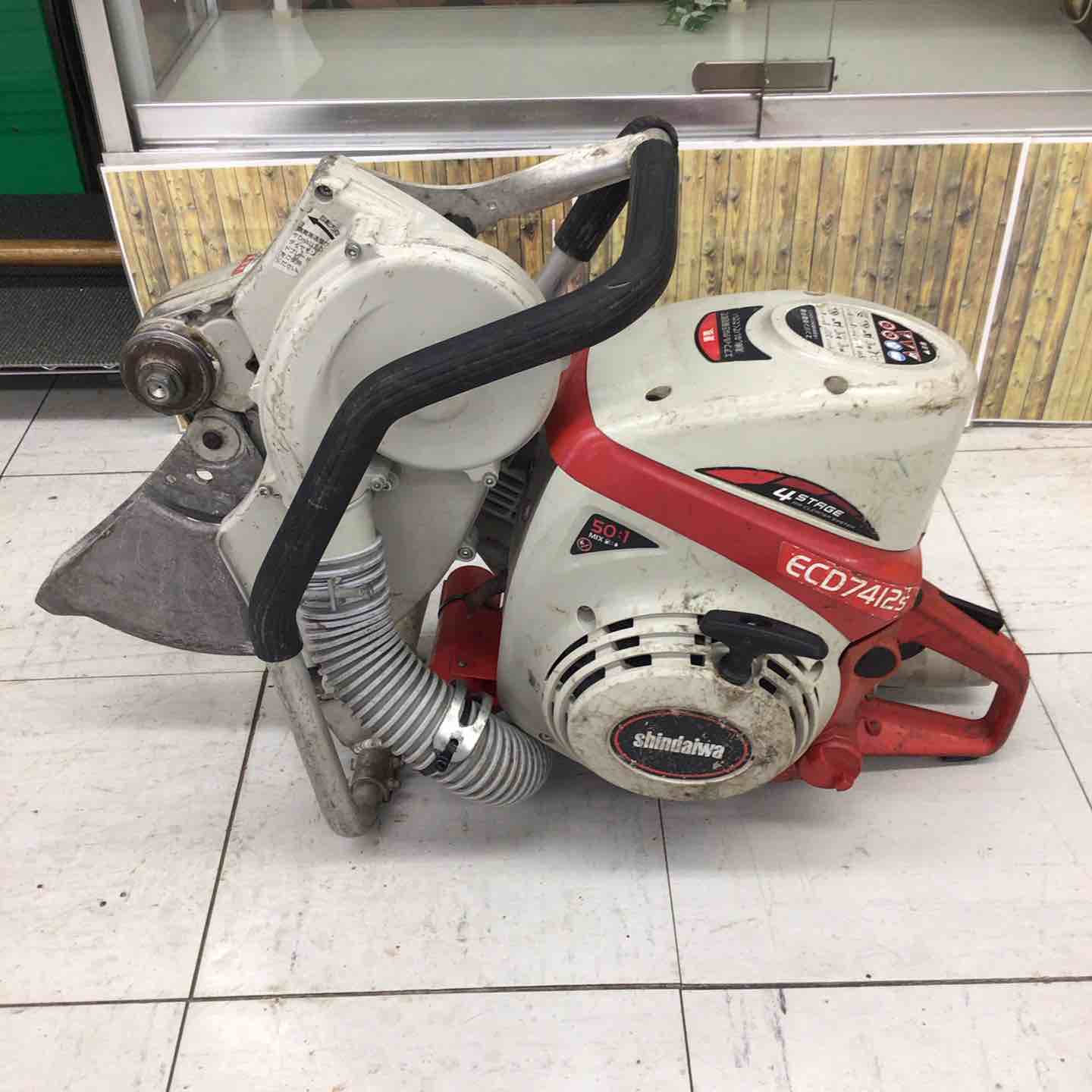 【中古】【動作OK】【店頭引取限定】エンジンカッター　新ダイワ　ＥＣＤ７４１２Ｓ　本体のみ 中古品 / 店頭受取り限定】 新ダイワ 集塵式エンジンカッター ECD7412S