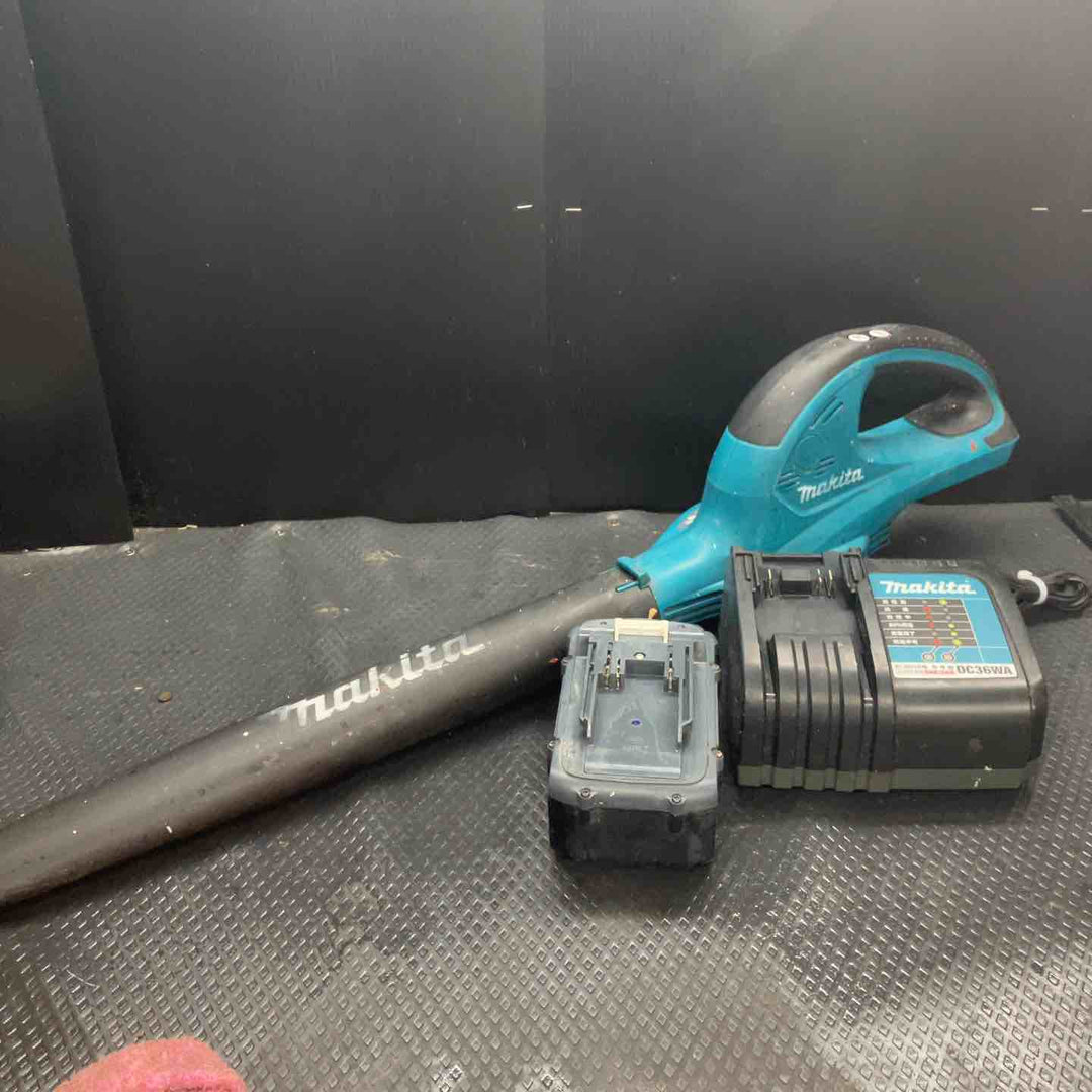 ◇マキタ(makita) コードレスブロア MUB360DWB(2.2Ah)【鴻巣店】