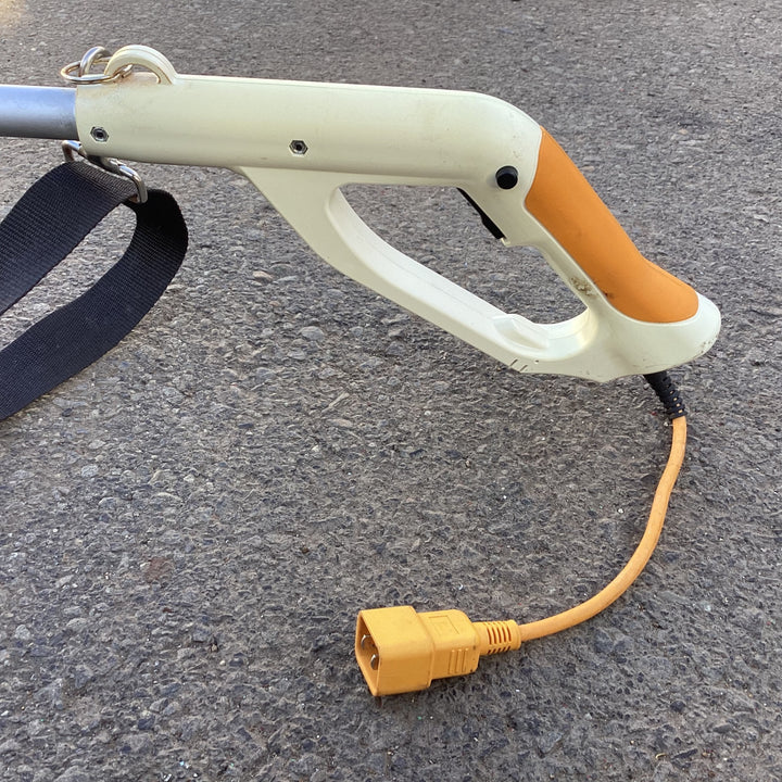 【店頭受取り限定】 リョービ(RYOBI) 刈払機 草刈機 AK-3000 【東大和店】