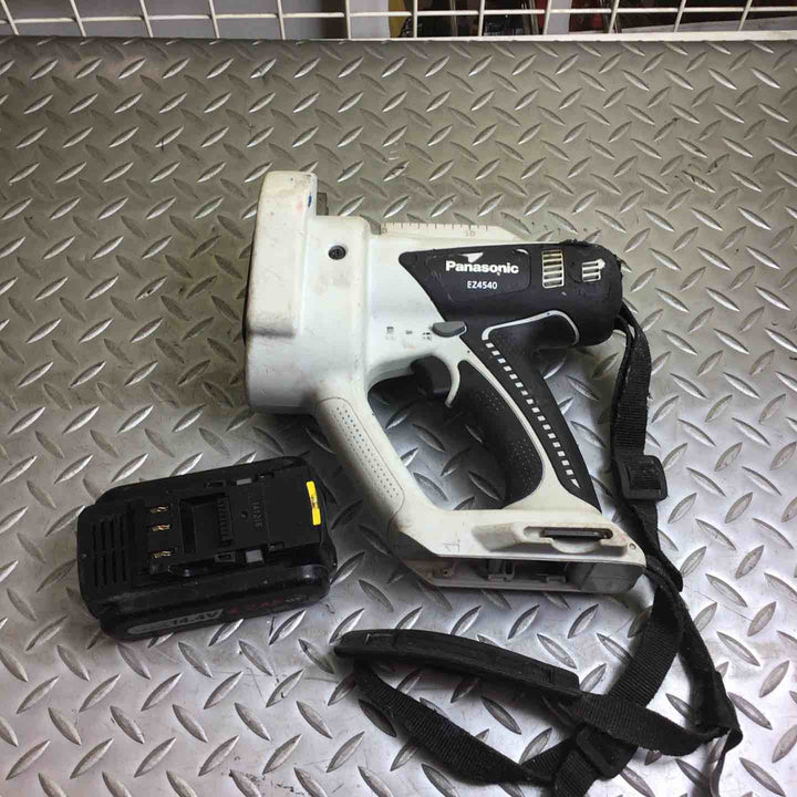 パナソニック(Panasonic) コードレス全ネジカッター14.4V EZ4540LS2S-B【川崎店】