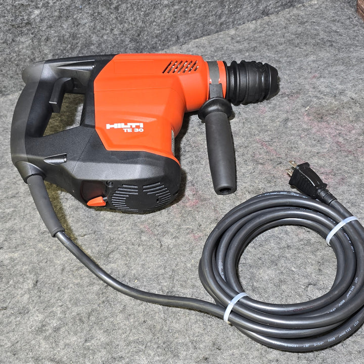 【超美品・18Φ/14Φドリルビット2本付属!】ヒルティ(HILTI) コード式ロータリーハンマー TE30【桶川店】