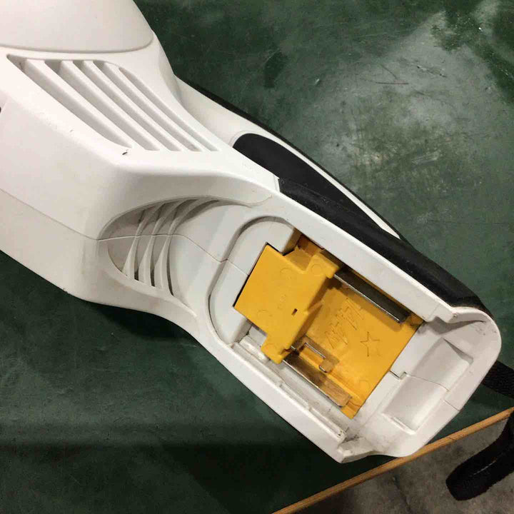 ◇マキタ(makita) コードレスクリーナ CL140FDZW【川口店】