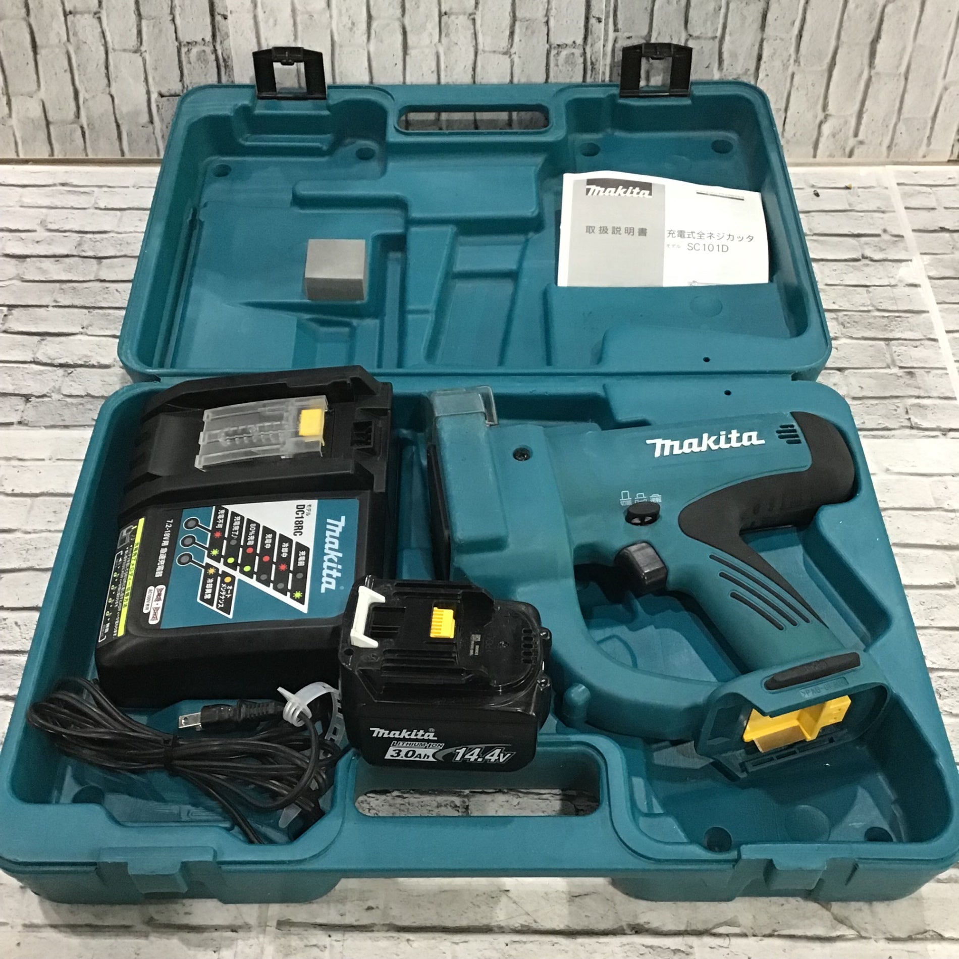 マキタ SC101DZ 充電式全ネジカッタ 本体のみ【市川行徳店】【店頭取引限定】【中古】管理番号：IT2Q1Z033EZS ☆マキタ(makita) コードレス全ネジカッター SC101DRF【川口店