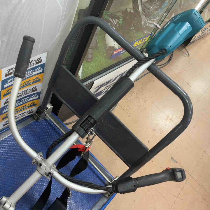 【店頭受取り限定】☆マキタ(makita) コードレス刈払機 MUR143UDZ 分割棹【草加店】