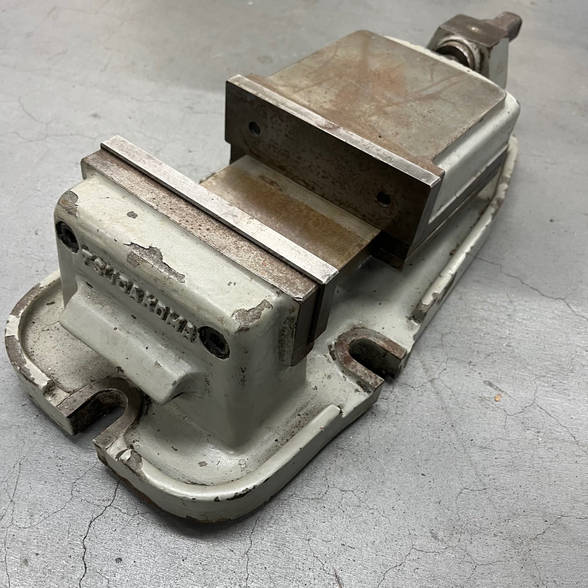 津田駒 200mm バイス　万力【野田愛宕店】【店頭取引限定】【中古】管理番号：ITK6WCAJLHP2 店頭受取り限定】津田駒 マシンバイス 型式不明【川口店】 – アクト