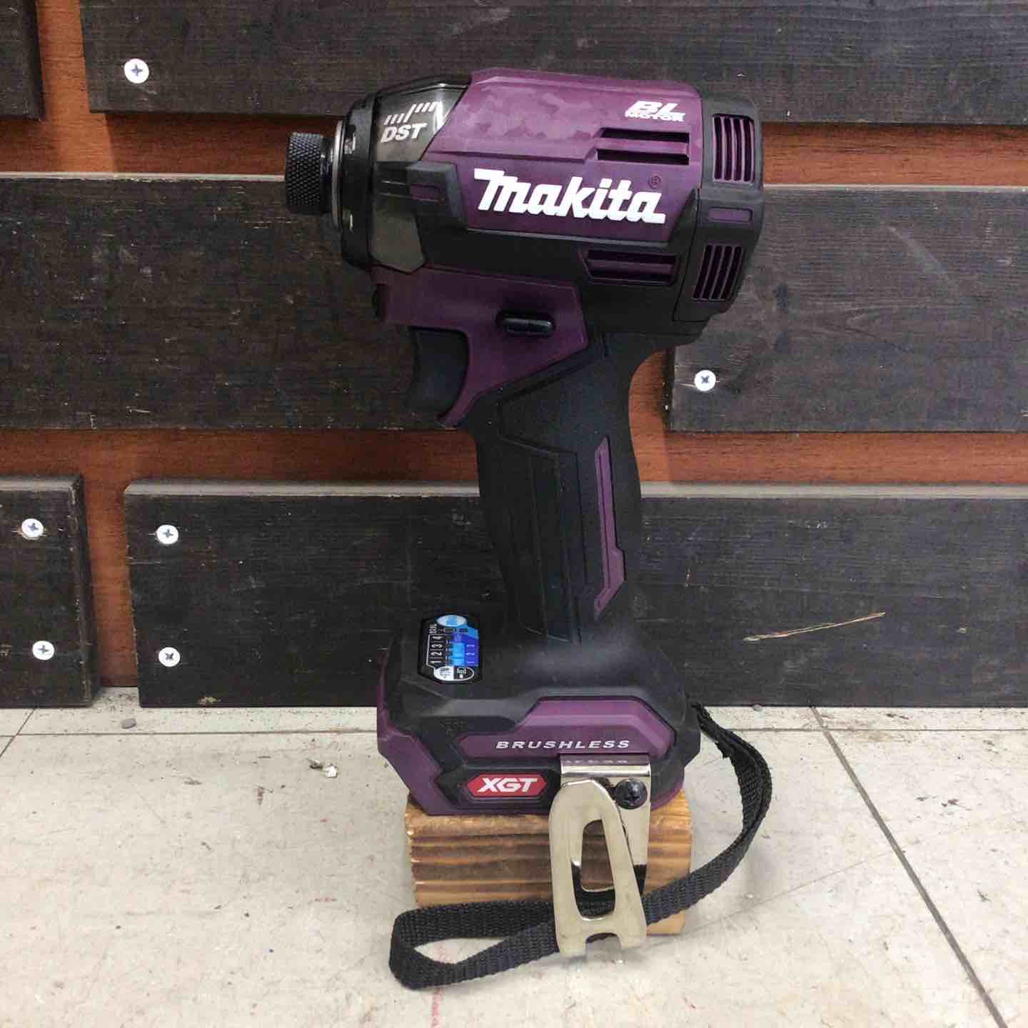 中古美品】 マキタ/makita コードレスインパクトドライバー TD002GZAP 
