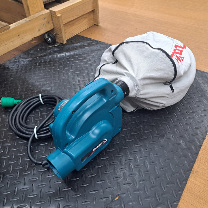 【中古品】★マキタ(makita) 集じん機 乾式 450(P) 分解・清掃済【岩槻店】