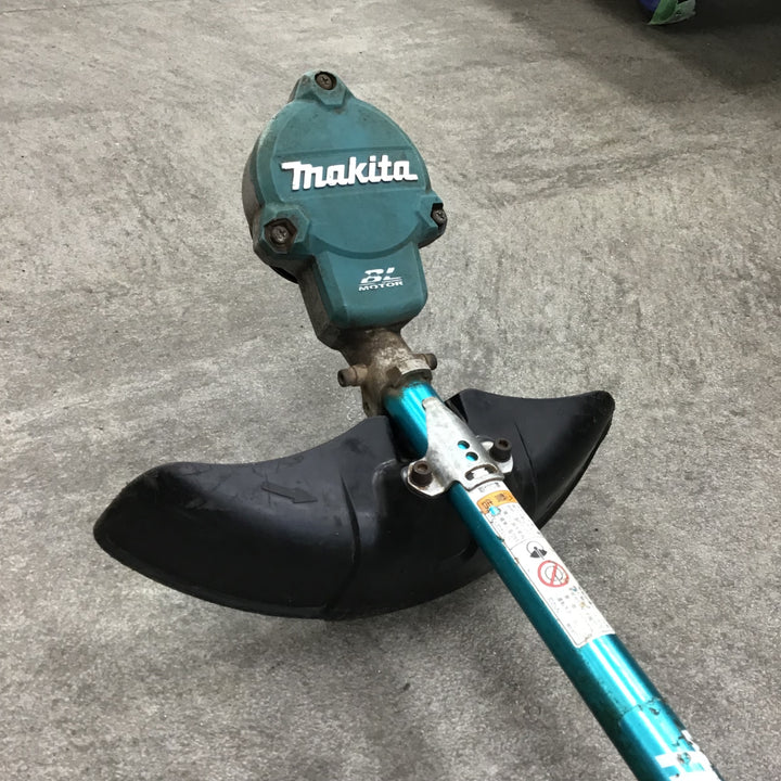 〇マキタ(makita) コードレス刈払機 ループハンドル MUR368LDZ【川崎店】