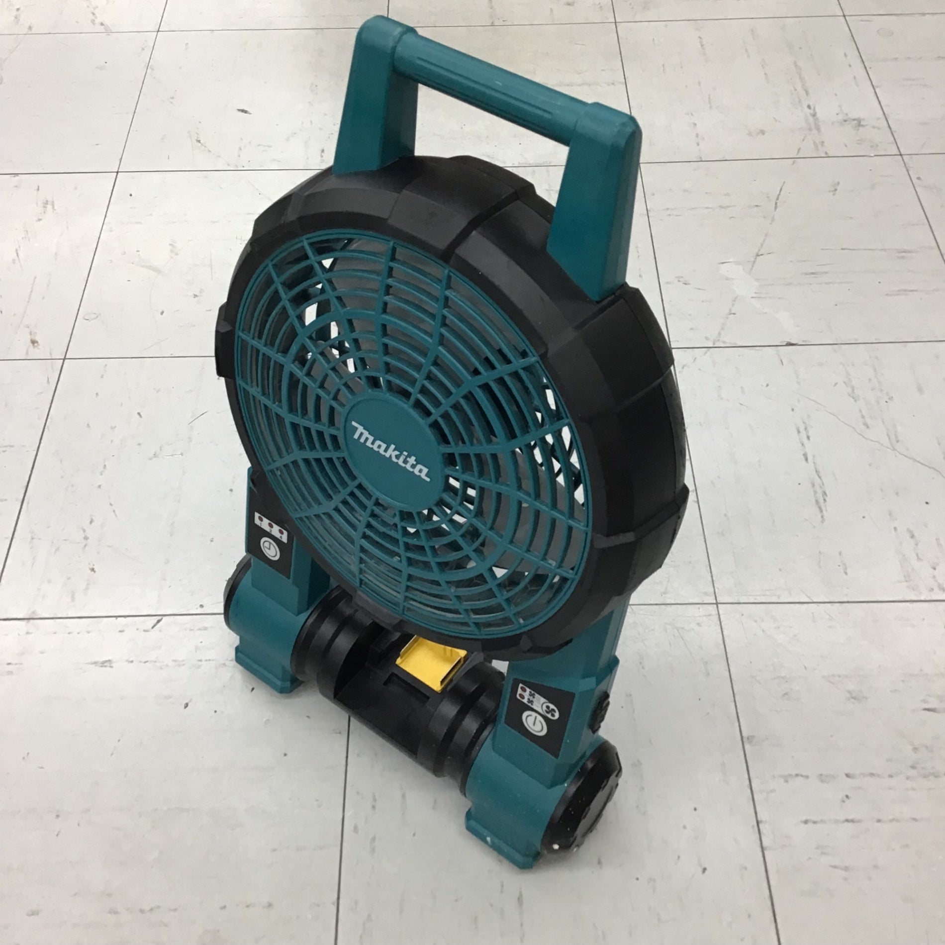 中古品】 マキタ/makita コードレスファン・CF201DZ 【鴻巣店